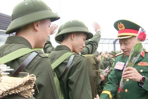 Thanh niên Đất Tổ, xứ Tuyên rộn ràng ngày hội tòng quân