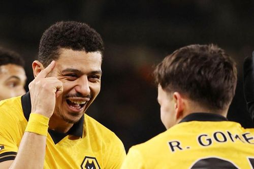 Liverpool thua đội bét bảng Ngoại hạng Anh, MU mừng thầm