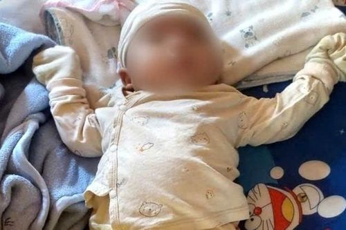 Phát hiện bé trai bị bỏ rơi và mẩu giấy tiết lộ thông tin bất ngờ về người mẹ