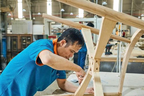 'Đừng vì thấy Trung Quốc làm hàng quá rẻ mà sợ'
