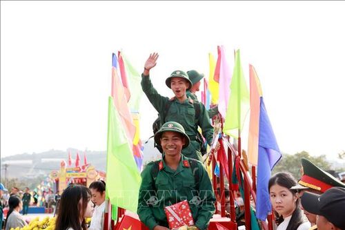 Ngày hội tòng quân: Rạng rỡ màu xanh áo lính