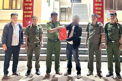 Đi lạc 600km suốt 2 tháng trời bỏ nhà đi, người đàn ông được tìm thấy trong hoàn cảnh bất ngờ