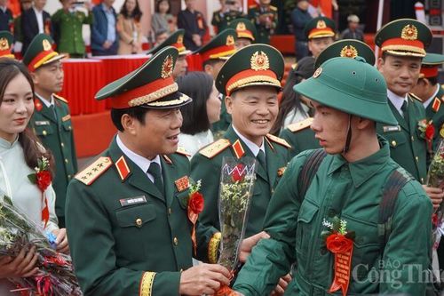 Niềm tin theo bước tân binh lên đường