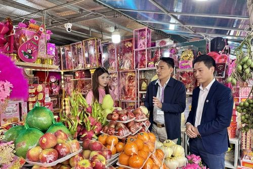 Ra quân kiểm tra an toàn thực phẩm lễ hội Xuân 2026