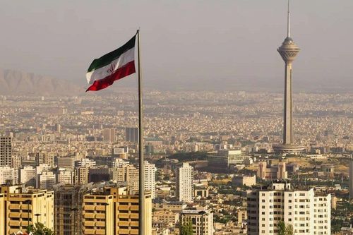 Dòng tiền rút khỏi sàn giao dịch điện tử của Iran tăng 700%