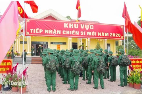 Sư đoàn 7 tiếp nhận 580 chiến sĩ mới