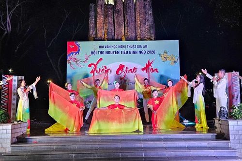 Đêm thơ Nguyên tiêu 'Xuân giao hòa' lan tỏa cảm hứng thi ca