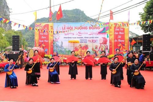 Khai mạc Lễ hội Lồng tồng làng Khoòn Lèng, phường Tam Thanh