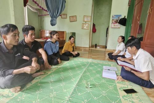Gương sáng Bí thư Chi bộ bản Cha Lo