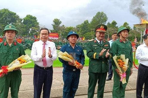 Chủ tịch Quốc hội Trần Thanh Mẫn dự lễ giao nhận quân ở TP Hồ Chí Minh