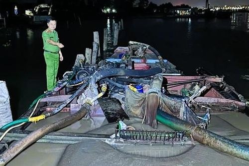 Công an tỉnh Vĩnh Long tăng cường xử lý 'cát tặc'