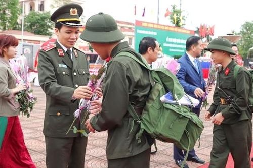 Nhiều đảng viên, công chức tỉnh Bắc Ninh xung phong thực hiện nghĩa vụ Công an nhân dân