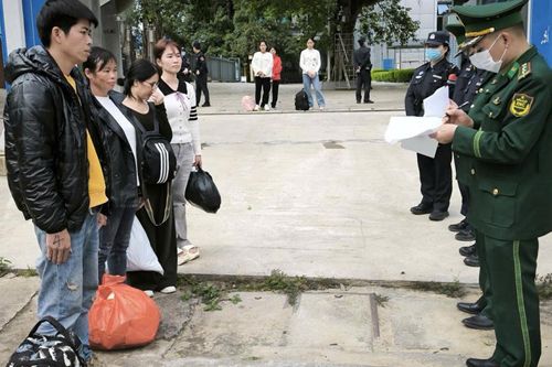 Đồn Biên phòng Cửa khẩu Sóc Giang tiếp nhận 19 công dân xuất nhập cảnh trái phép do Trung Quốc trao trả