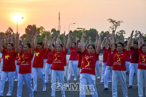 Tuổi già gương sáng