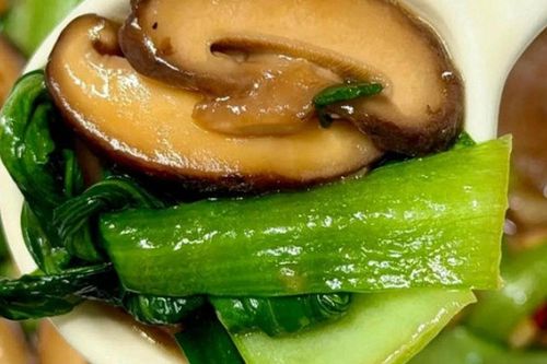 Nấm hương và rau cải thìa: 4 lưu ý nhất định phải biết để sự kết hợp hoàn hảo làm nên món rau xào cực đưa cơm