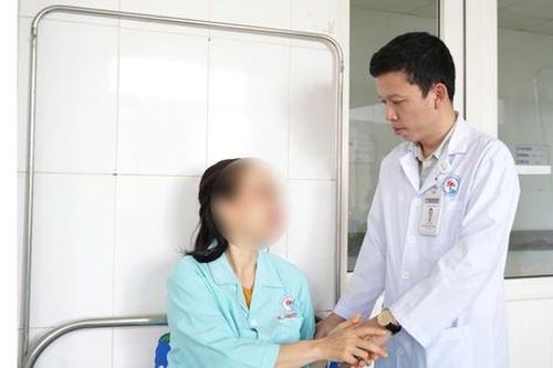 Phẫu thuật khẩn cứu người phụ nữ mất máu âm thầm suốt 2 tháng