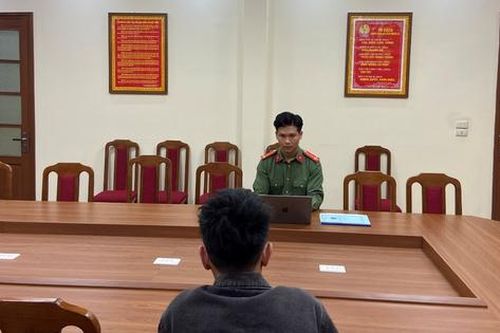 Nam thanh niên bị phạt 15 triệu do không thông báo website thương mại điện tử bán hàng