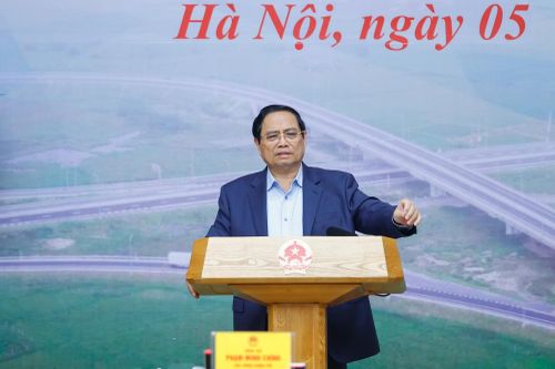 Thủ tướng yêu cầu đầu tư thêm cao tốc, đường sắt kết nối Long Thành