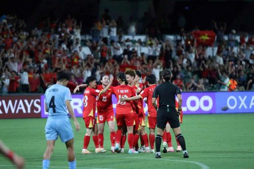 LĐBĐ Việt Nam thưởng nóng 500 triệu đồng cho ĐT nữ Việt Nam