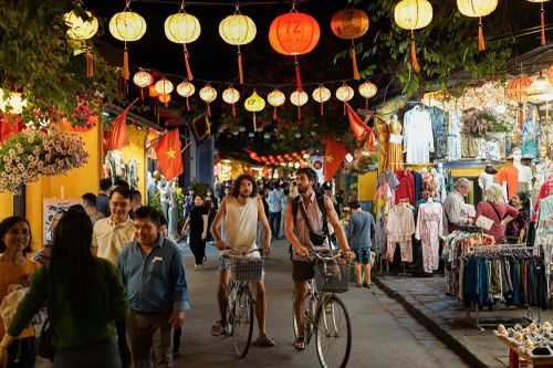 Hơn 2,4 triệu lượt khách đến Đà Nẵng trong 2 tháng đầu năm
