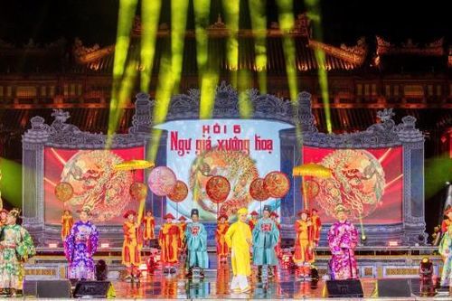 Đêm thơ ngự chế thắp sáng Ngọ Môn rằm tháng Giêng