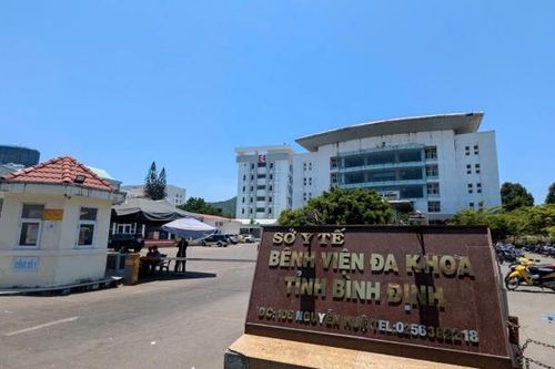 Mượn tên người khác đi làm!