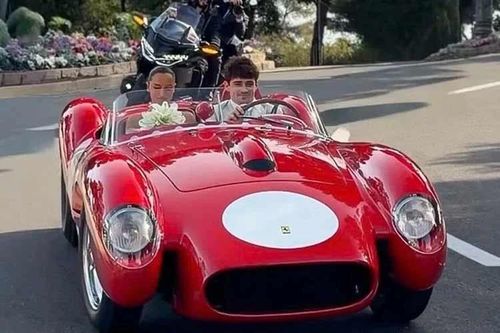Charles Leclerc lái Ferrari 250 Testa Rossa hơn 311 tỷ đưa nàng về dinh