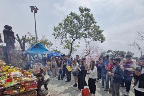Lượng khách tăng đột biến, du lịch Hà Tĩnh khởi sắc dịp Tết