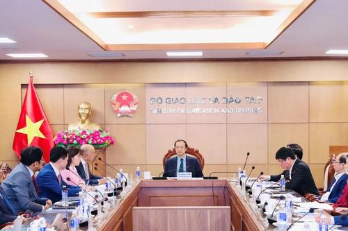 Hợp tác triển khai các chương trình, chứng chỉ tiếng Anh quốc tế tại Việt Nam