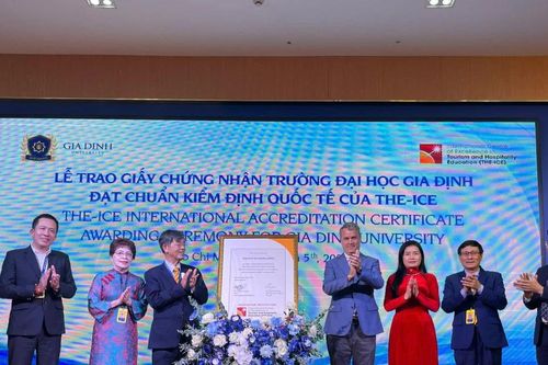 Trường đại học đầu tiên tại Việt Nam đạt chuẩn kiểm định quốc tế của THE-ICE