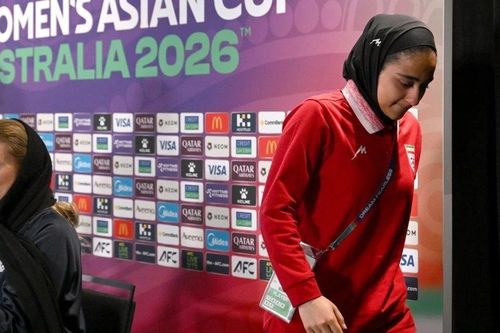 Nữ tuyển thủ Iran khóc khi họp báo Asian Cup 2026