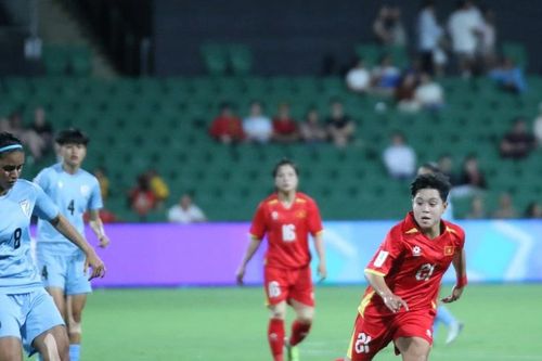 HLV Mai Đức Chung khen bản lĩnh học trò sau chiến thắng nghẹt thở trước Ấn Độ