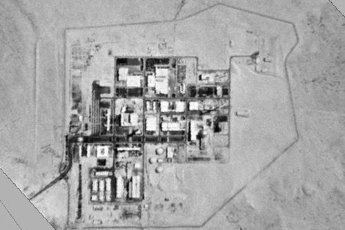 Iran tuyên bố sẽ tấn công cơ sở hạt nhân Israel nếu Mỹ quyết thay đổi chế độ