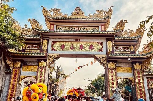 Học Hán Nôm: Giới trẻ chỉ thích đọc bia, viết sớ, hay đi cúng?