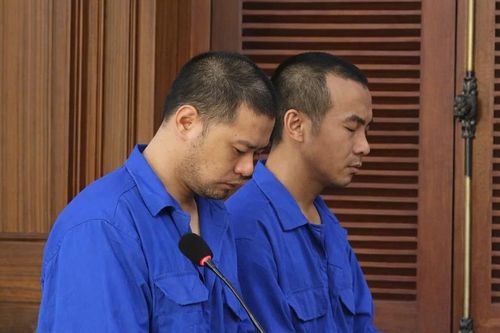 Vợ chồng 'trùm' đường dây khai thác cát lậu lĩnh 20 năm tù về tội rửa tiền