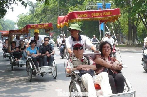 Hà Nội nghiên cứu triển khai xích lô điện