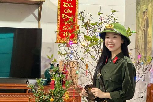 Nữ cử nhân tình nguyện tham gia nghĩa vụ Công an nhân dân