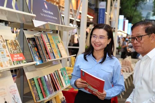 Ngành xuất bản, Hội đồng Đội Trung ương trao tri thức đến thiếu nhi