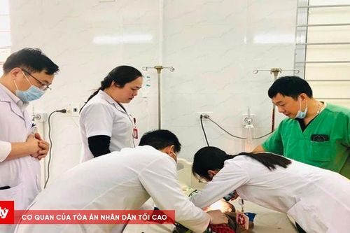 Bé trai nguy kịch vì hóc hạt nhãn