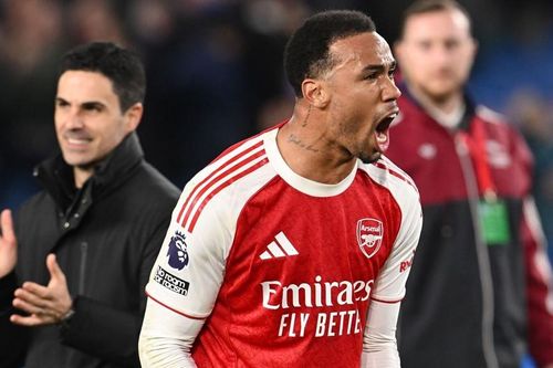 Đánh bại Brighton, Arsenal cho Man City 'ngửi khói'