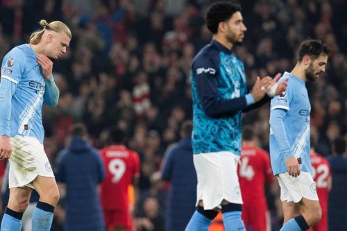 Man City hụt hơi: Pep Guardiola dâng cúp cho Arsenal