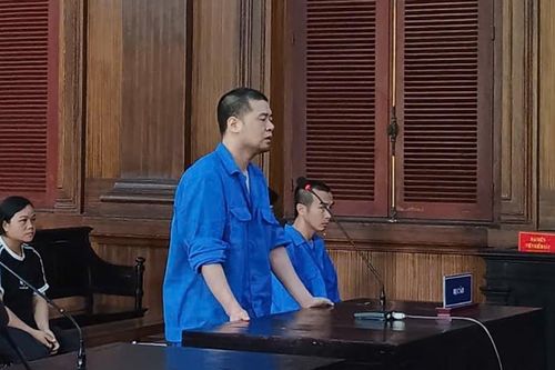 Rửa nhiều tỷ đồng cho 'ông trùm' cát lậu, vợ và cháu cùng lĩnh án