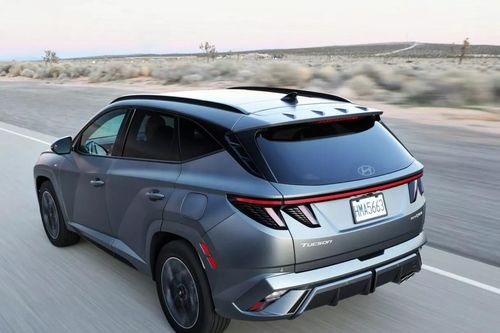 Chủ xe Hyundai Tucson kiện hãng vì chiếc SUV tự phanh khẩn cấp giữa đường vắng