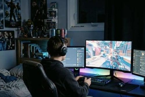 Nam sinh xuất huyết não sau 4 ngày 3 đêm chơi game liên tục