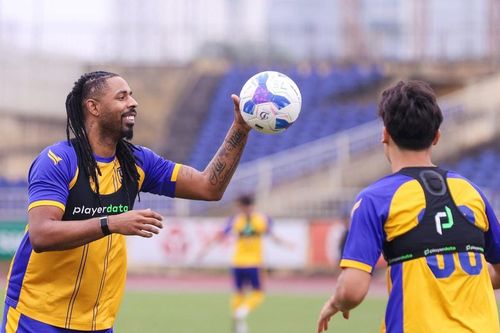 Sông Lam Nghệ An chiêu mộ tân binh Carlos Fortes: 'Nước cờ' mới của HLV Văn Sỹ Sơn?