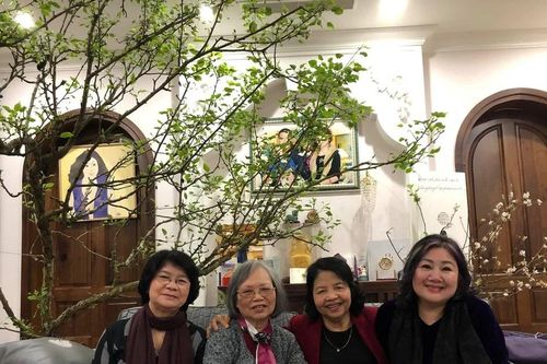 Bốn gương mặt thơ nữ họ Đoàn: Bốn hệ quy chiếu đạo đức và thẩm mỹ