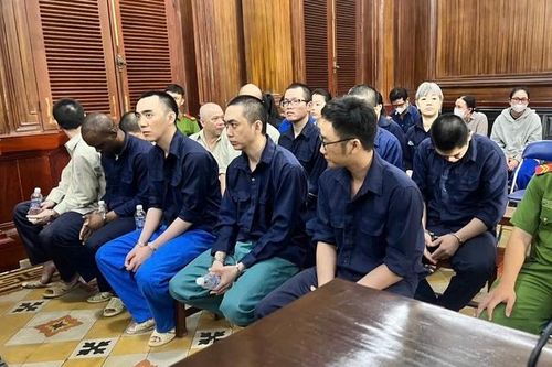 Chị em, vợ chồng tham gia rửa tiền, vận chuyển trái phép số tiền cực lớn xuyên quốc gia
