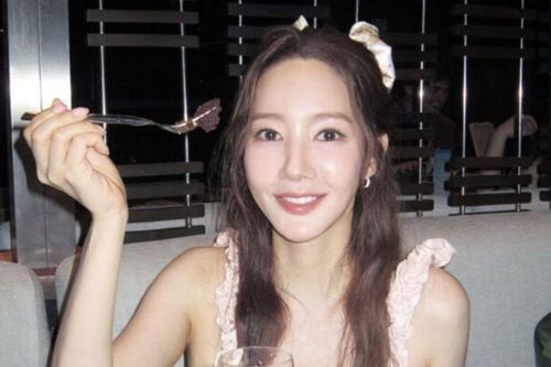 Park Min Young khoe nhan sắc ngọt ngào trong ngày sinh nhật sau màn giảm cân khắc nghiệt