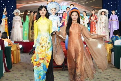 Lễ hội Áo dài TP.HCM 2026: 'Sợi tơ vàng son' dệt khát vọng giữa đô thị hiện đại