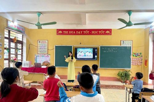 Gieo chữ nơi bản làng, ươm khát vọng ngày mai